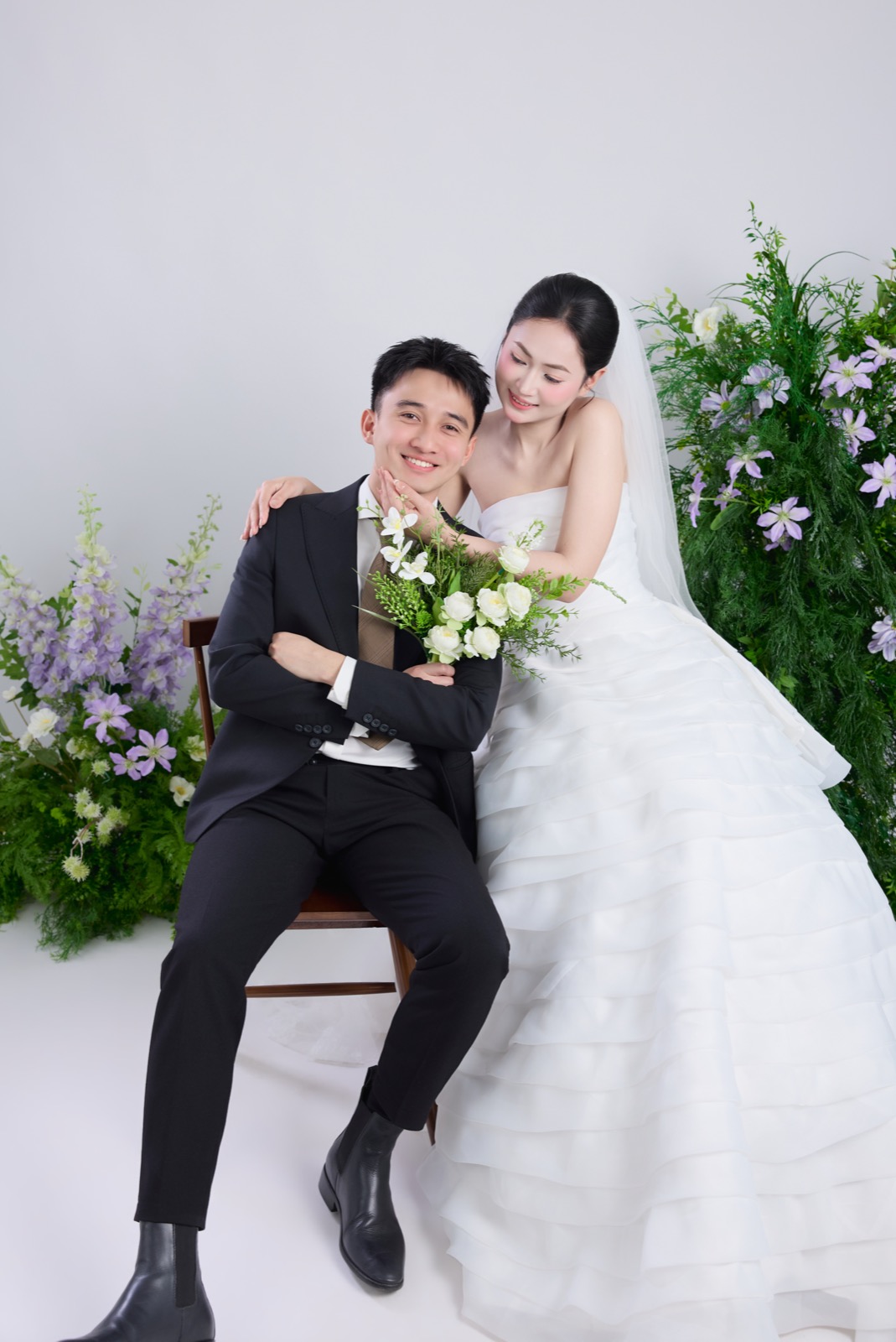 Ảnh cưới trong album